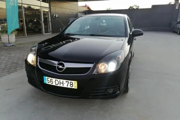Opel Vectra 1.9 CDTI GTS 3