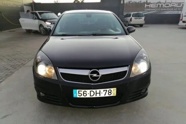 Opel Vectra 1.9 CDTI GTS 4