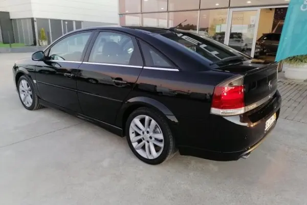 Opel Vectra 1.9 CDTI GTS 9