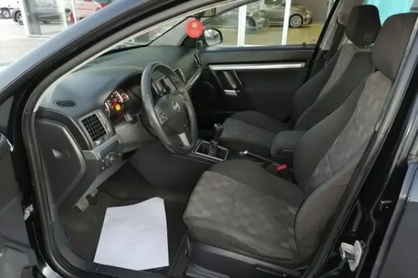 Opel Vectra 1.9 CDTI GTS 11
