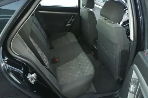 Opel Vectra 1.9 CDTI GTS 13