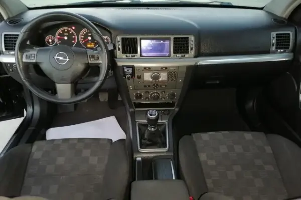 Opel Vectra 1.9 CDTI GTS 17