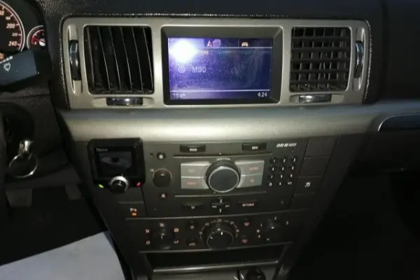 Opel Vectra 1.9 CDTI GTS 21