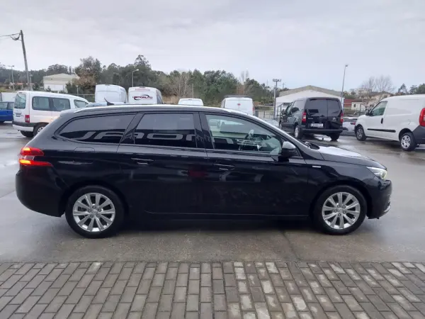 Peugeot 308 1.5 BlueHDi Style 6