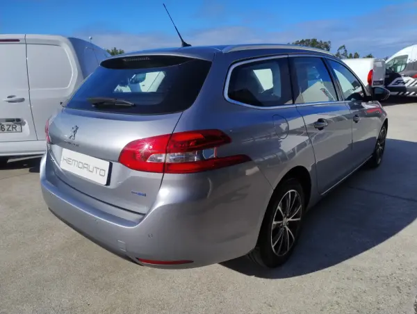 Peugeot 308 SW 2.0 BlueHDi Allure 7