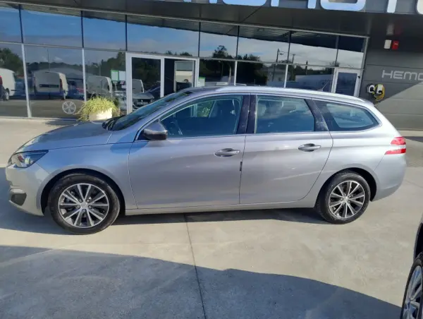 Peugeot 308 SW 2.0 BlueHDi Allure 10