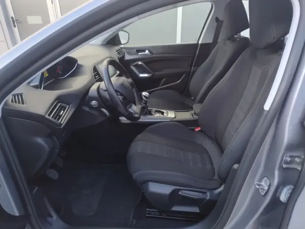 Peugeot 308 SW 2.0 BlueHDi Allure 11