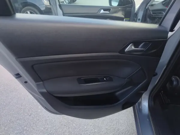 Peugeot 308 SW 2.0 BlueHDi Allure 16