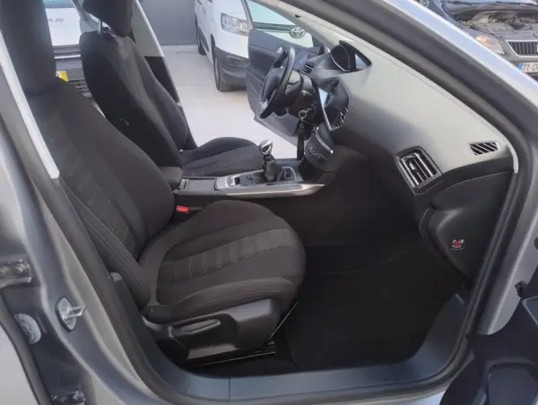 Peugeot 308 SW 2.0 BlueHDi Allure 20