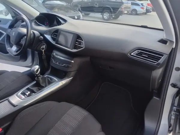 Peugeot 308 SW 2.0 BlueHDi Allure 21