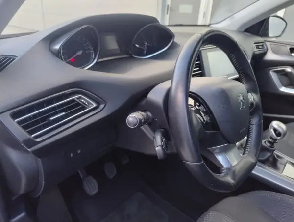 Peugeot 308 SW 2.0 BlueHDi Allure 24