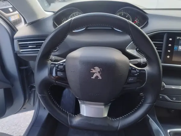 Peugeot 308 SW 2.0 BlueHDi Allure 31