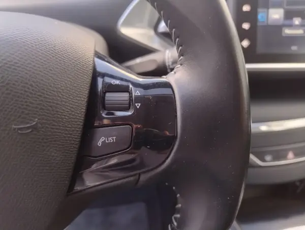 Peugeot 308 SW 2.0 BlueHDi Allure 32