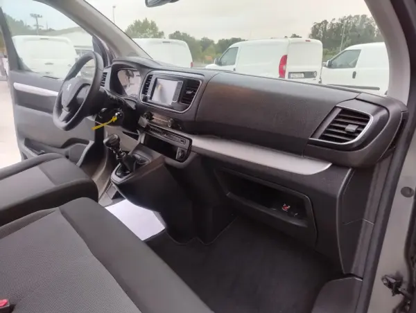 Peugeot Traveller 1.5 BlueHDi L2H1 Active Standard 21