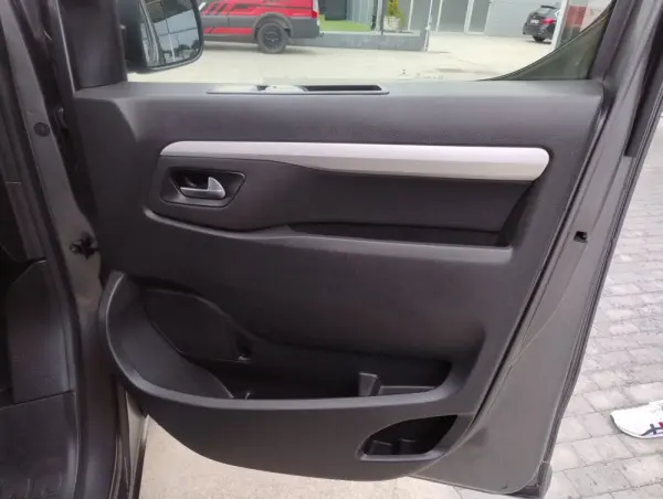 Peugeot Traveller 1.5 BlueHDi L2H1 Active Standard 22