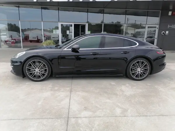 Porsche Panamera 4S 8