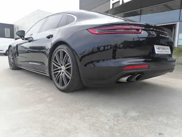 Porsche Panamera 4S 9