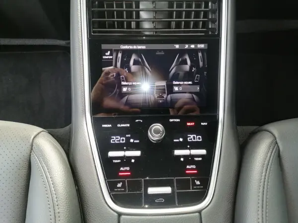 Porsche Panamera 4S 31