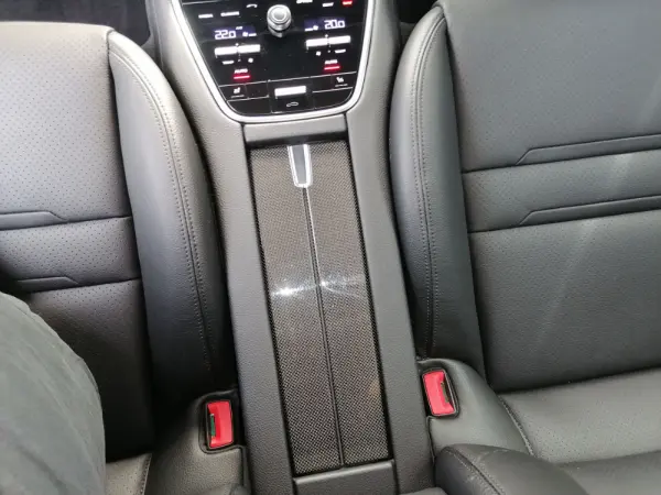Porsche Panamera 4S 34
