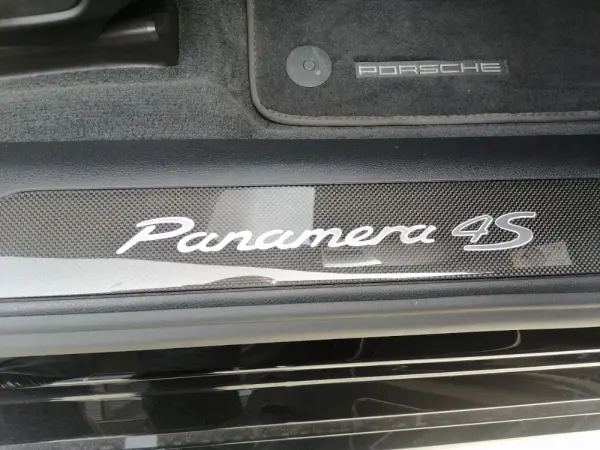 Porsche Panamera 4S 40