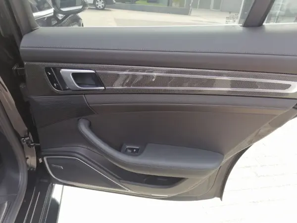 Porsche Panamera 4S 42