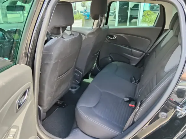 Renault Clio Sport Tourer 1.5 dCi Dynamique S 14