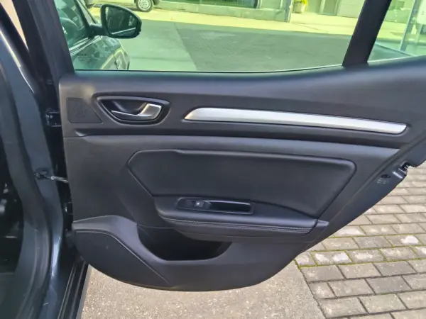 Renault Mégane 1.5 Blue dCi Intens 19