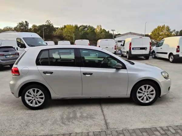 Volkswagen Golf 1.6 TDi Trendline 6