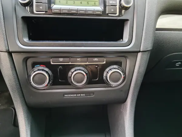 Volkswagen Golf 1.6 TDi Trendline 23