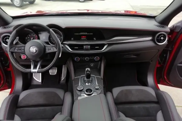 Alfa Romeo Stelvio Quadrifoglio Q4 2.9 510cv 36