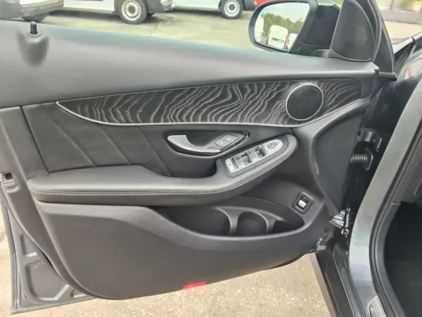 Mercedes-Benz GLC 250 d AMG Line 4-Matic 13