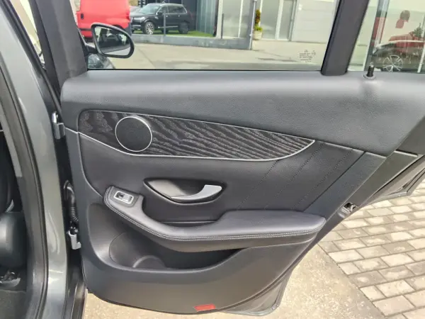 Mercedes-Benz GLC 250 d AMG Line 4-Matic 21