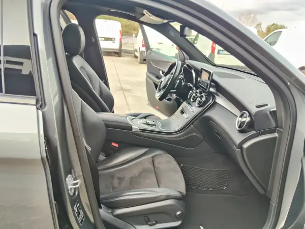 Mercedes-Benz GLC 250 d AMG Line 4-Matic 23