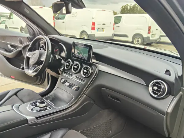 Mercedes-Benz GLC 250 d AMG Line 4-Matic 24