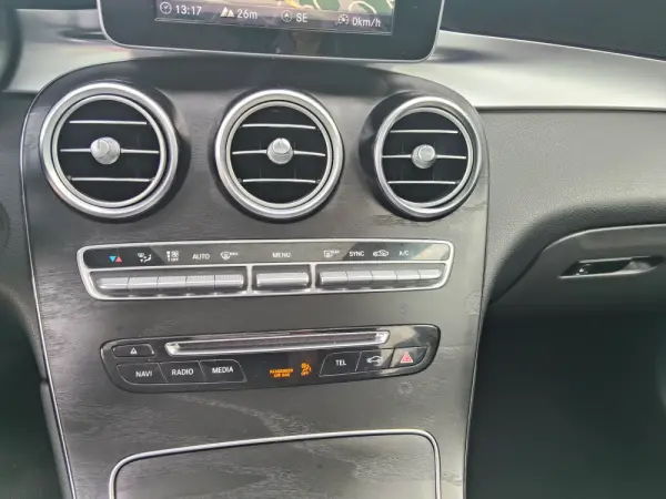 Mercedes-Benz GLC 250 d AMG Line 4-Matic 32
