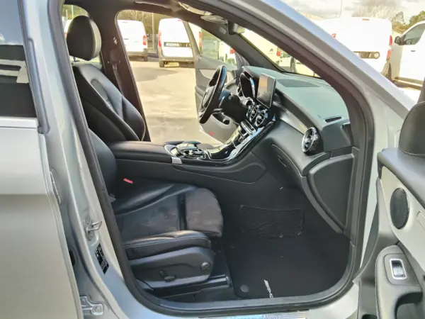 Mercedes-Benz GLC 250 d AMG Line 4-Matic 19
