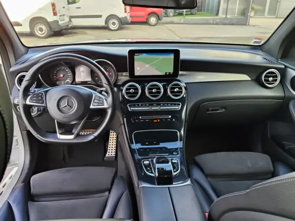 Mercedes-Benz GLC 250 d AMG Line 4-Matic 23