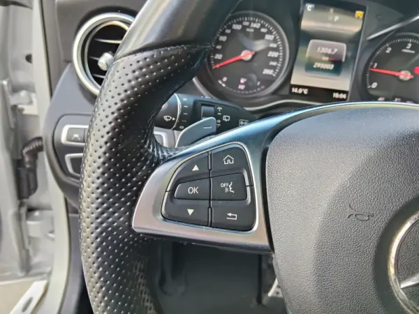 Mercedes-Benz GLC 250 d AMG Line 4-Matic 34