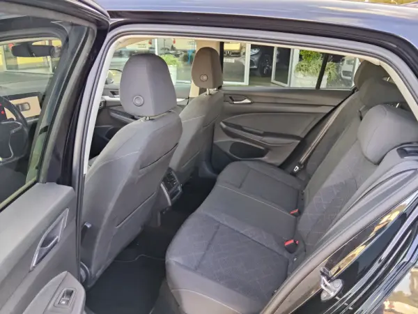 Volkswagen Golf 1.0 TSI Sportline 13