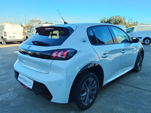 Peugeot e-208 50 kWh Allure Pack 7