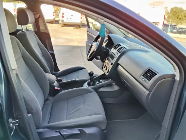 Volkswagen Golf 1.9 TDi Confortline 15