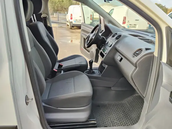 Volkswagen Caddy 1.6 TDI BlueMotion 13