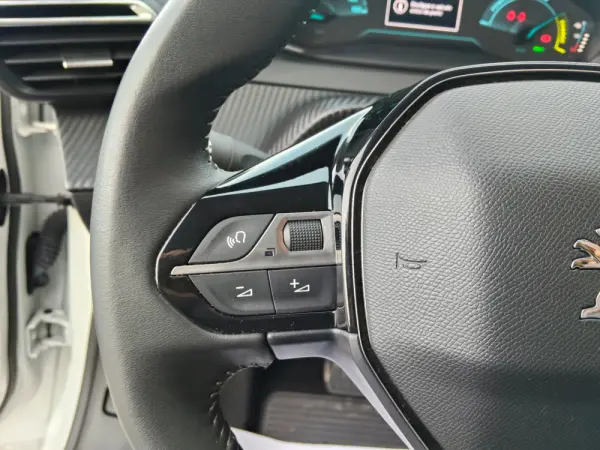 Peugeot e-208 50 kWh Allure Pack 28