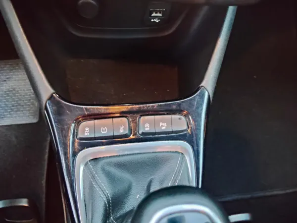 Opel Crossland 1.2 T Business Edition 25