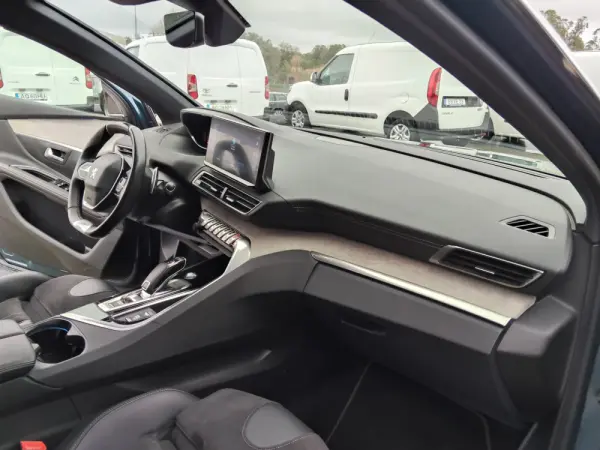 Peugeot 3008 1.5 BlueHDi GT Line J19 EAT8 23