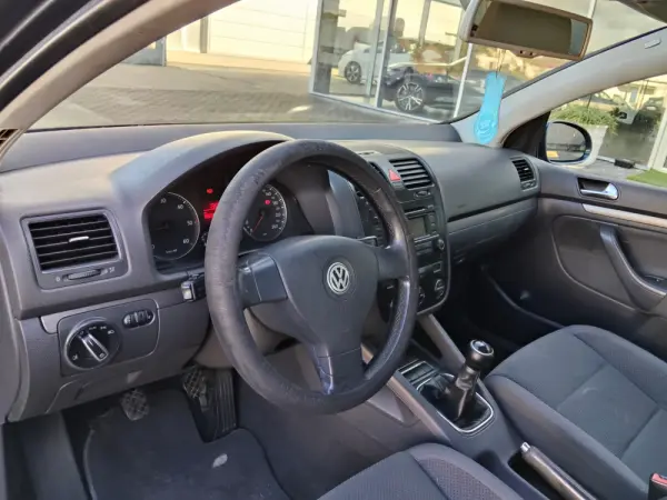 Volkswagen Golf 1.9 TDi Confortline 11