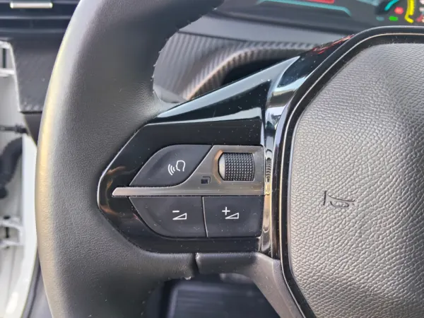 Peugeot e-208 50 kWh Allure Pack 33