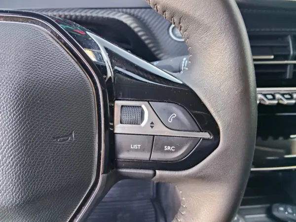 Peugeot e-208 50 kWh Allure Pack 32