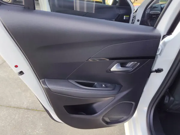 Peugeot e-208 50 kWh Allure Pack 17