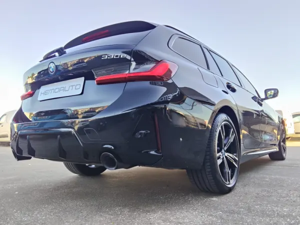 BMW 330 e Pack Desportivo M Pro Auto 15